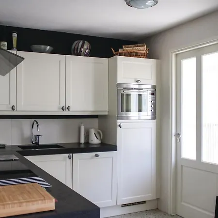 Amazing In W/ 2 Bedrooms