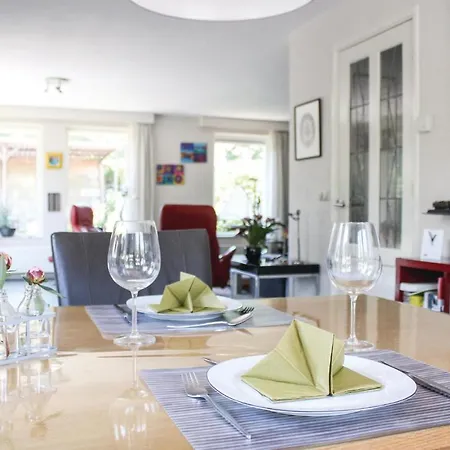 Feriehus Amazing In W/ 2 Bedrooms *