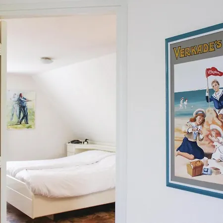 Amazing In W/ 2 Bedrooms *